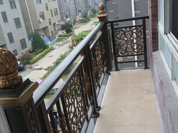 梓钢栏杆生产